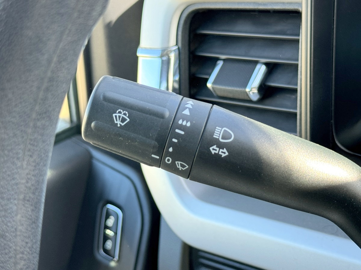 Ford Super Duty F-250 SRW XL 4WD SuperCab 8' Box 2023