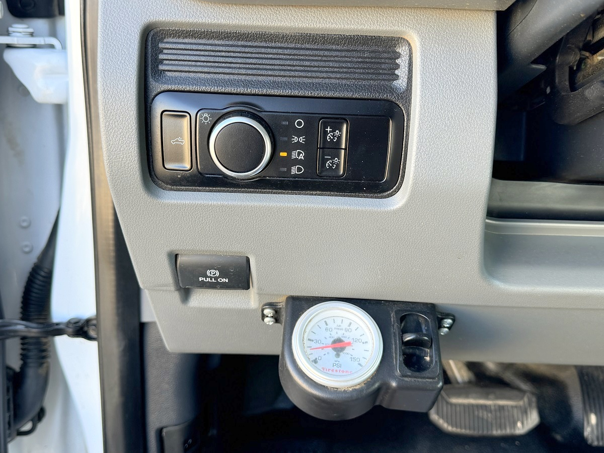 Ford Super Duty F-250 SRW XL 4WD SuperCab 8' Box 2023