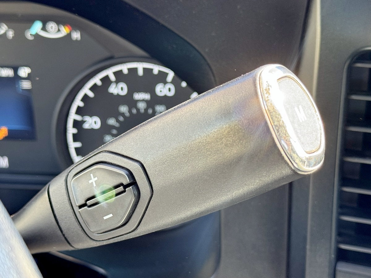 Ford Super Duty F-250 SRW XL 4WD SuperCab 8' Box 2023