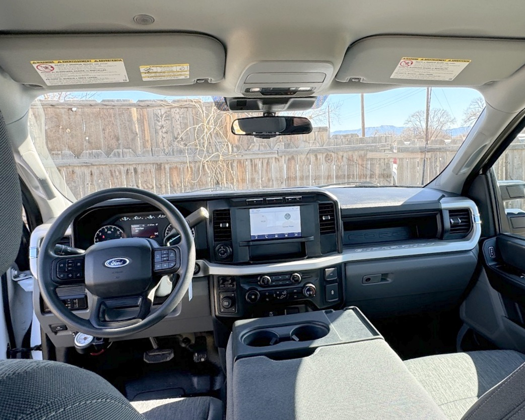 Ford Super Duty F-250 SRW XL 4WD SuperCab 8' Box 2023