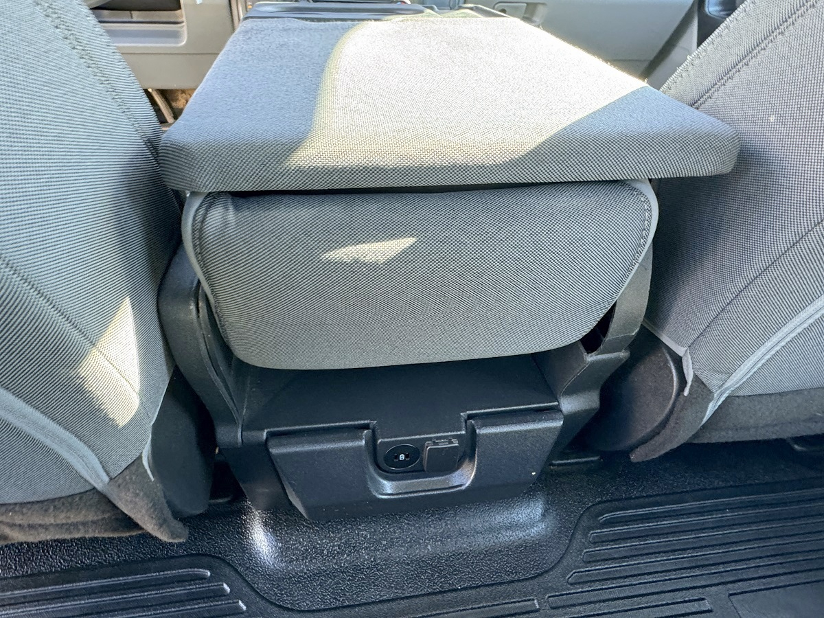 Ford Super Duty F-250 SRW XL 4WD SuperCab 8' Box 2023