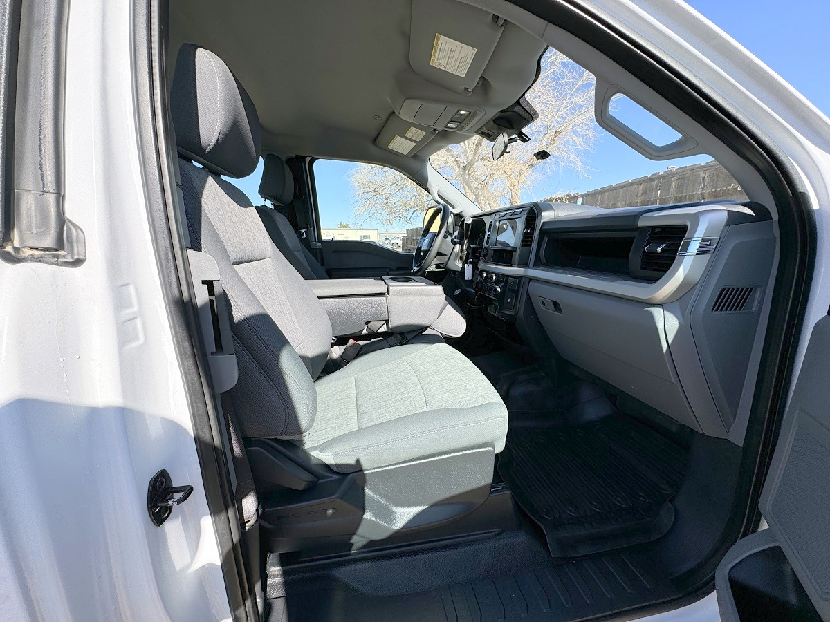 Ford Super Duty F-250 SRW XL 4WD SuperCab 8' Box 2023