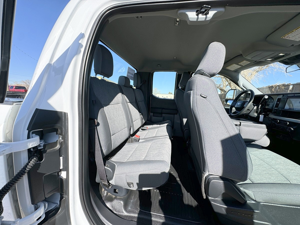 Ford Super Duty F-250 SRW XL 4WD SuperCab 8' Box 2023