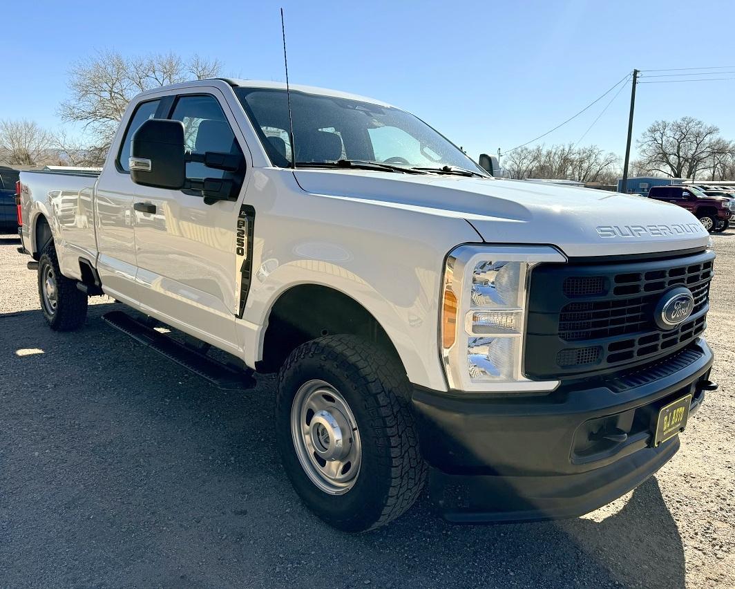 Ford Super Duty F-250 SRW XL 4WD SuperCab 8' Box 2023