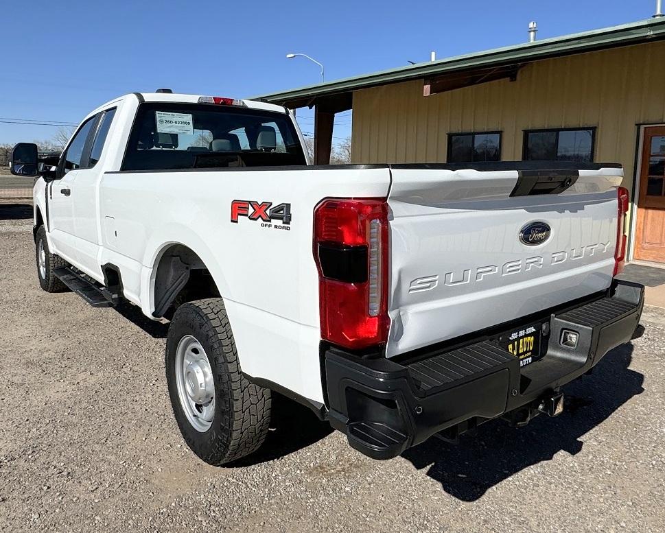 Ford Super Duty F-250 SRW XL 4WD SuperCab 8' Box 2023