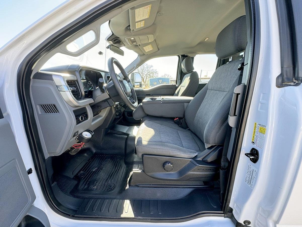 Ford Super Duty F-250 SRW XL 4WD SuperCab 8' Box 2023