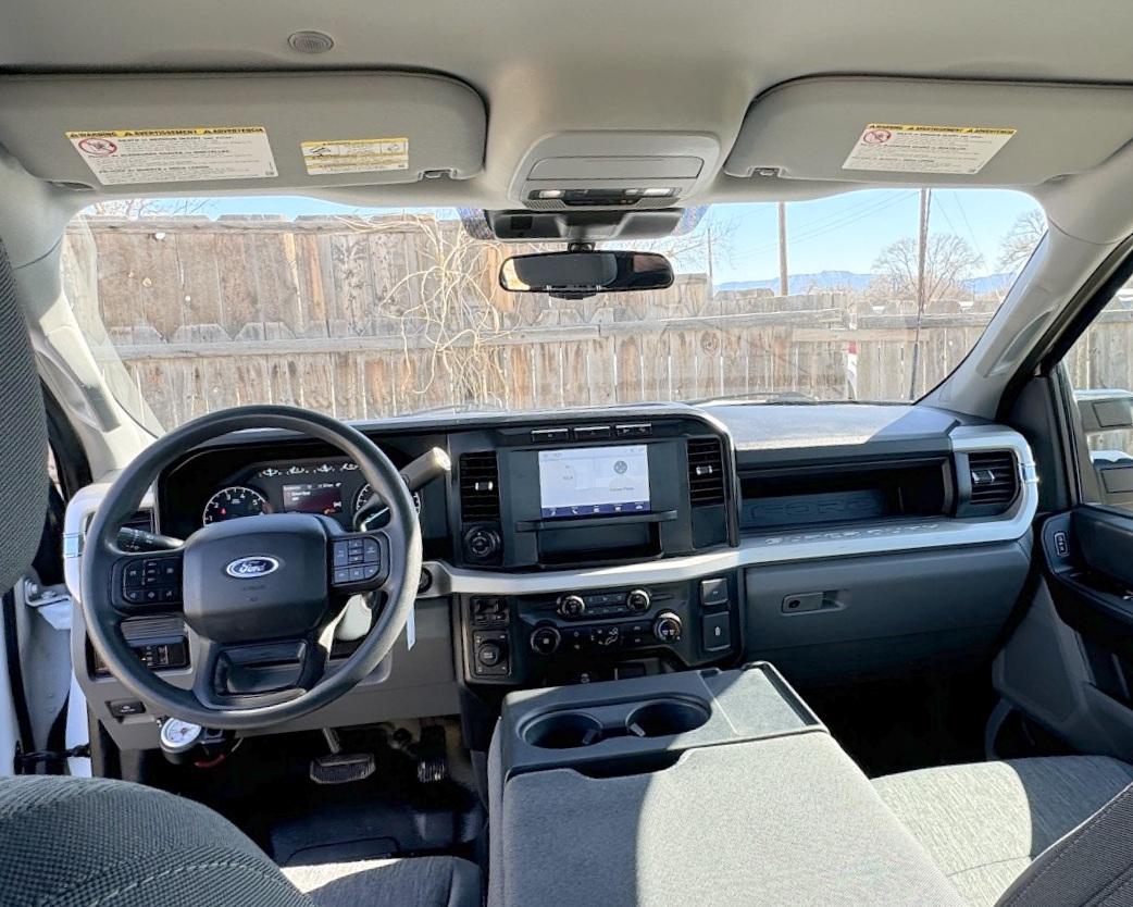 Ford Super Duty F-250 SRW XL 4WD SuperCab 8' Box 2023