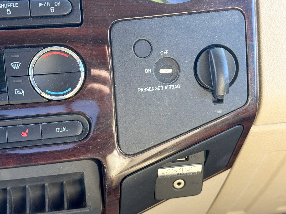 Ford Super Duty F-250 SRW  2009