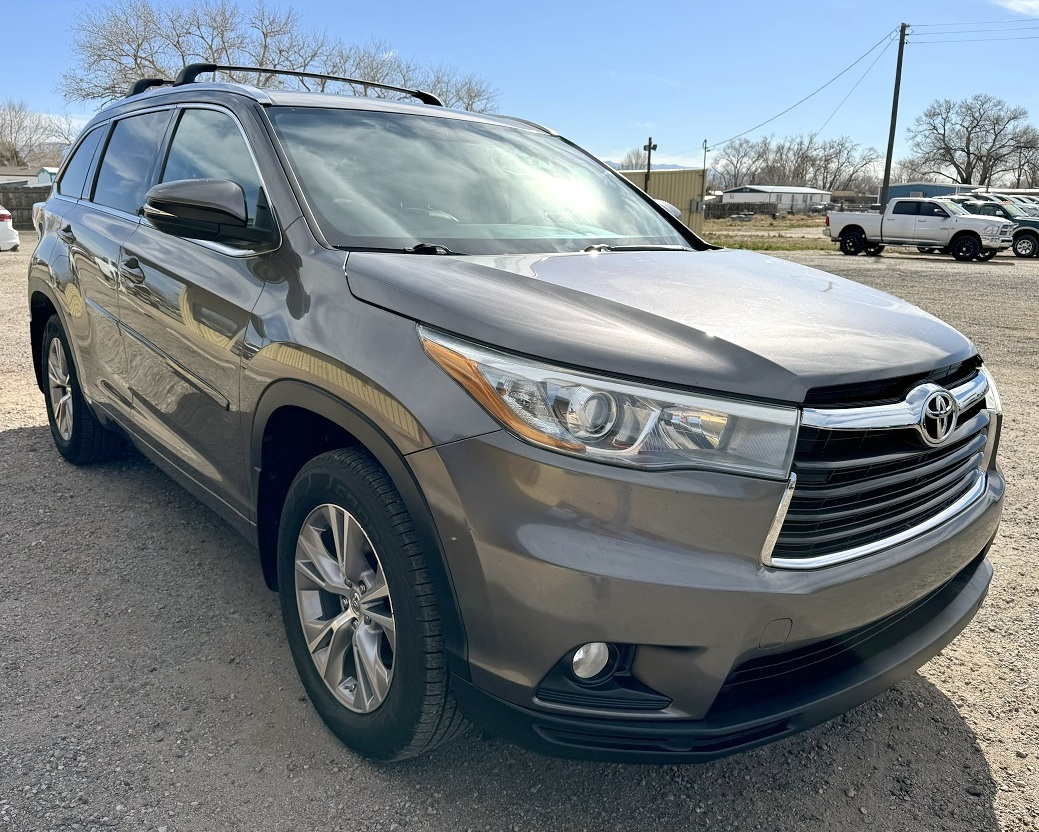 Toyota Highlander XLE V6 AWD (Natl) 2015