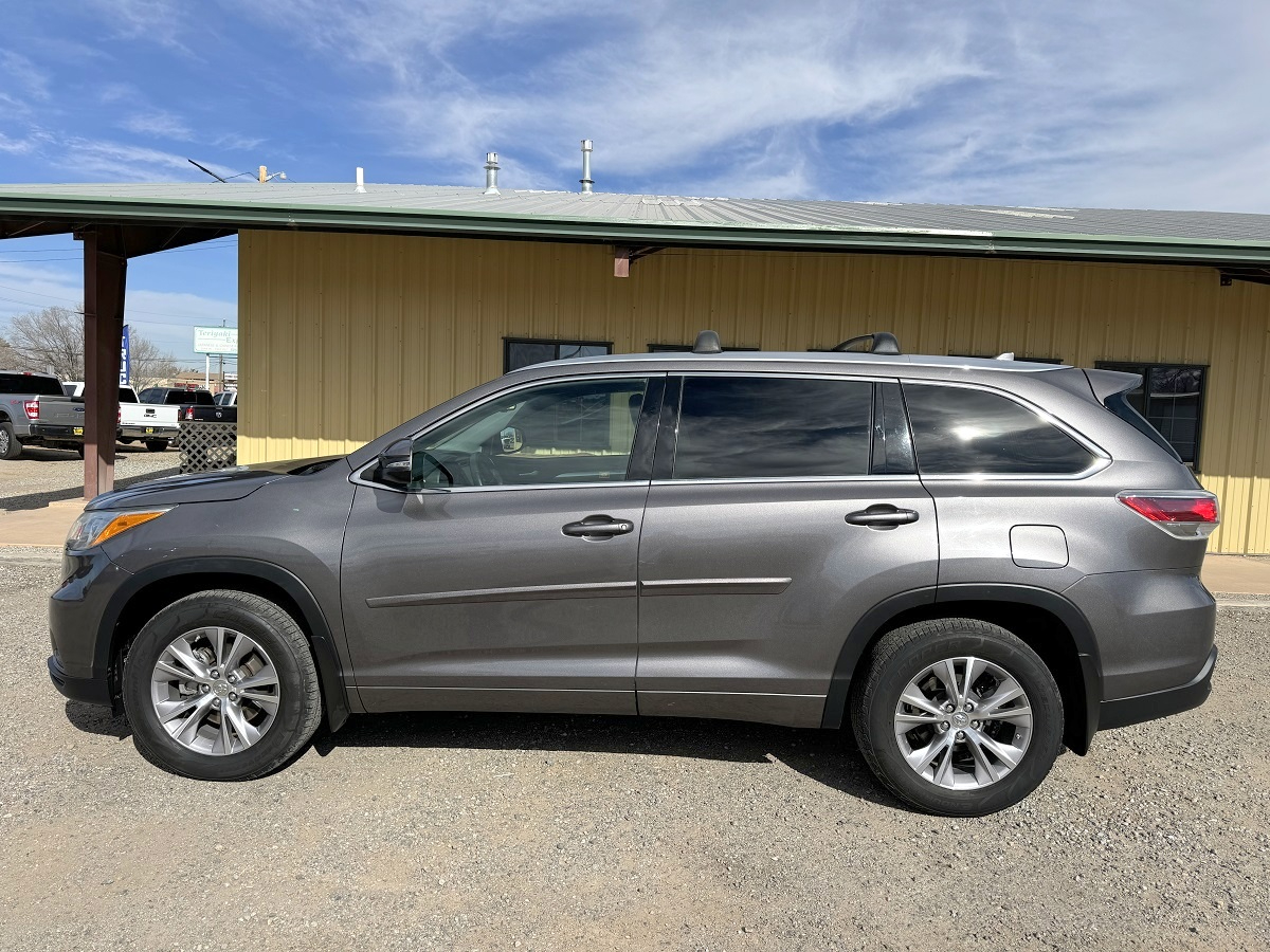 Toyota Highlander XLE V6 AWD (Natl) 2015