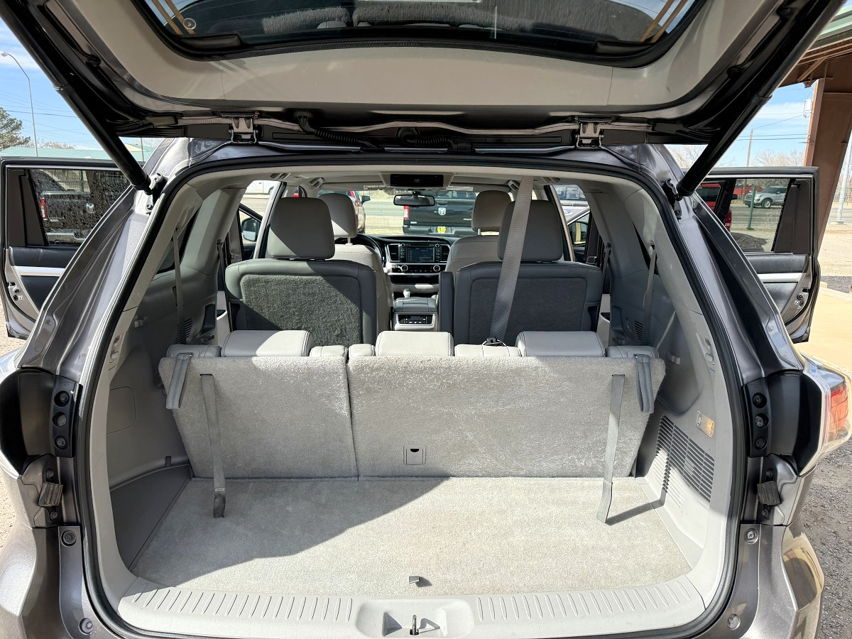 Toyota Highlander XLE V6 AWD (Natl) 2015