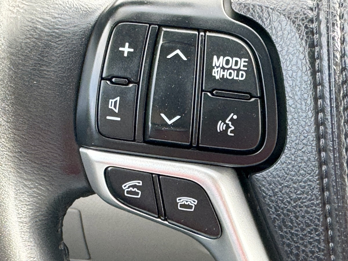 Toyota Highlander XLE V6 AWD (Natl) 2015