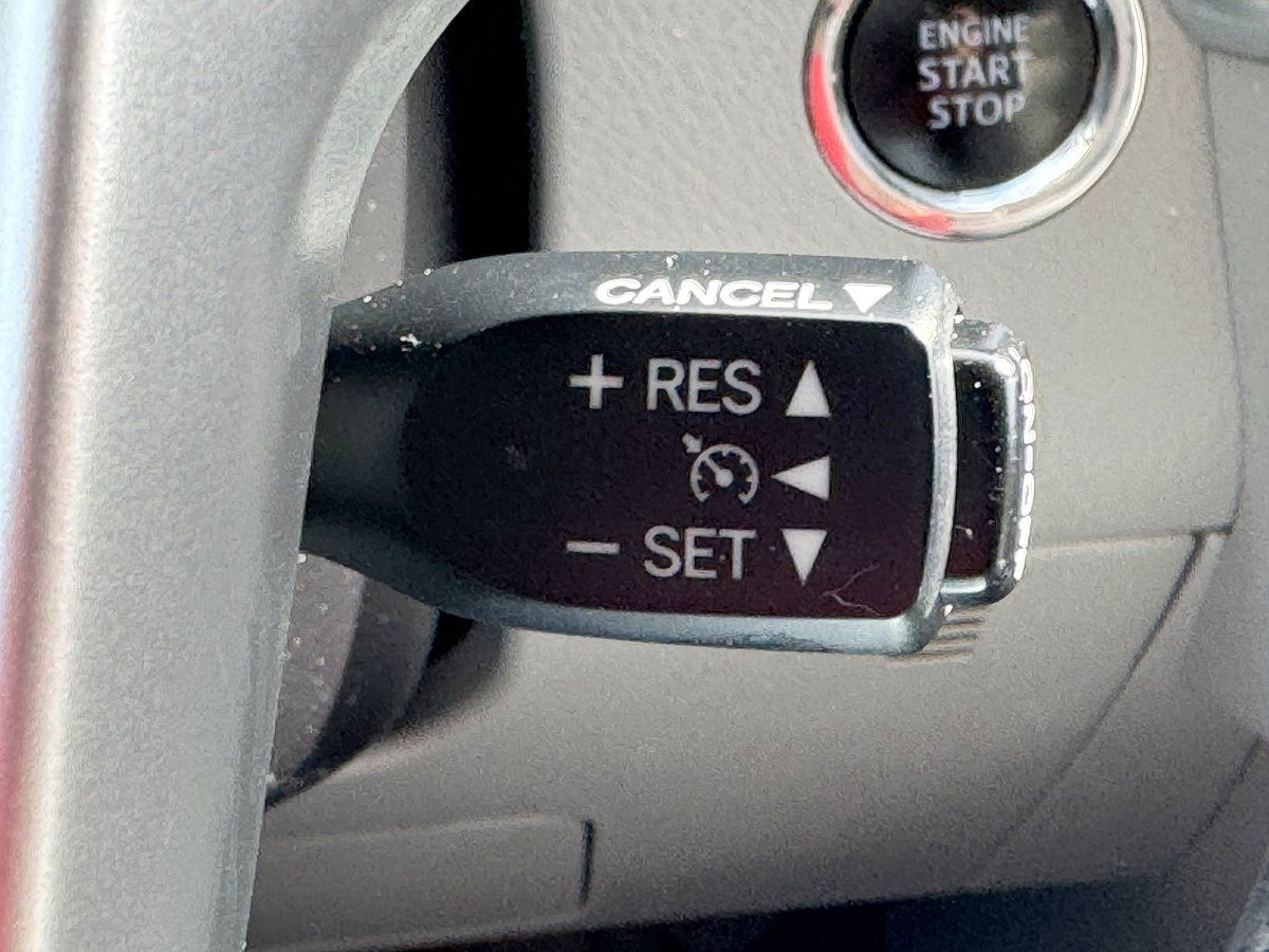 Toyota Highlander XLE V6 AWD (Natl) 2015