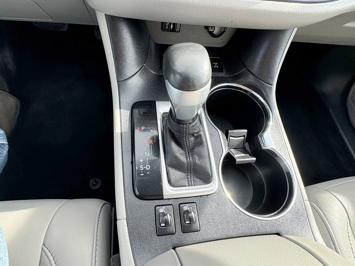 Toyota Highlander XLE V6 AWD (Natl) 2015