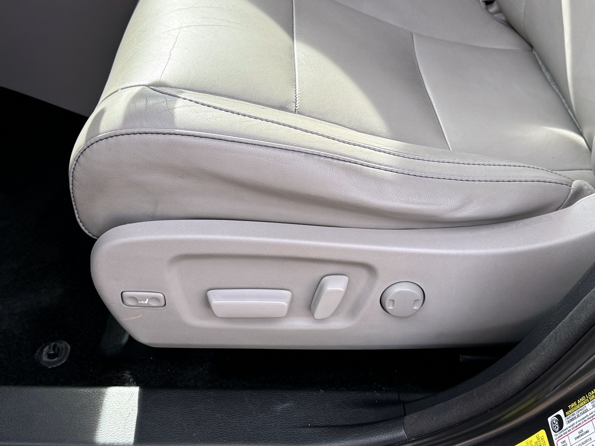 Toyota Highlander XLE V6 AWD (Natl) 2015