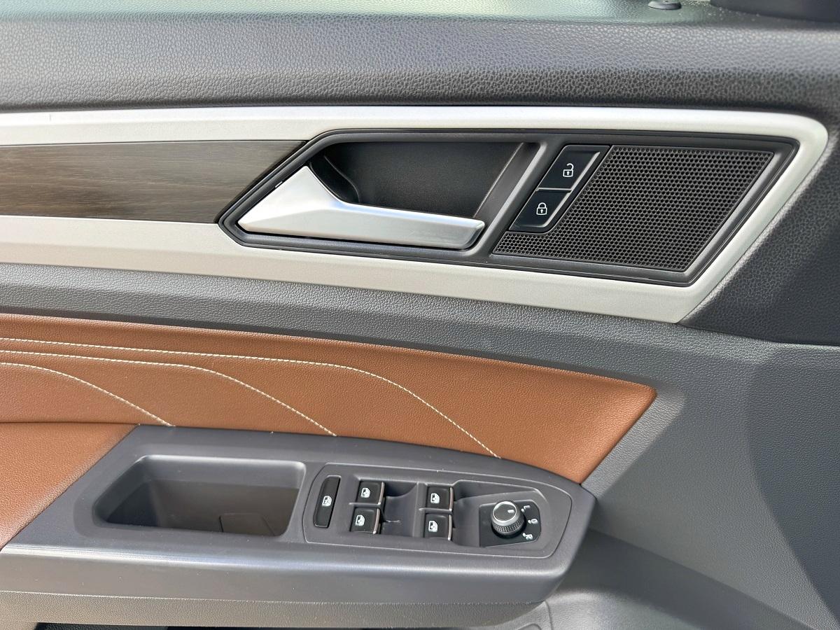 Volkswagen Atlas 3.6L V6 SE w/Technology 4MOTION *Ltd Avail* 2021