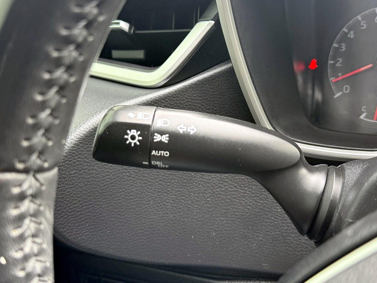 Toyota Corolla Hatchback SE CVT (Natl) 2019