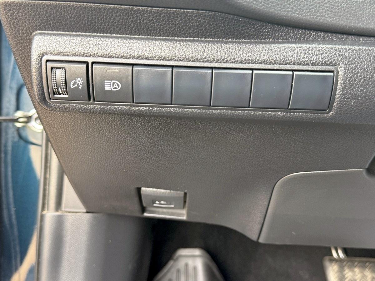 Toyota Corolla Hatchback SE CVT (Natl) 2019