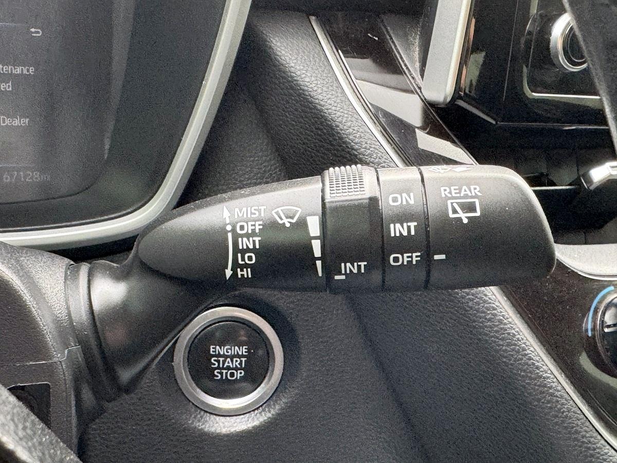 Toyota Corolla Hatchback SE CVT (Natl) 2019