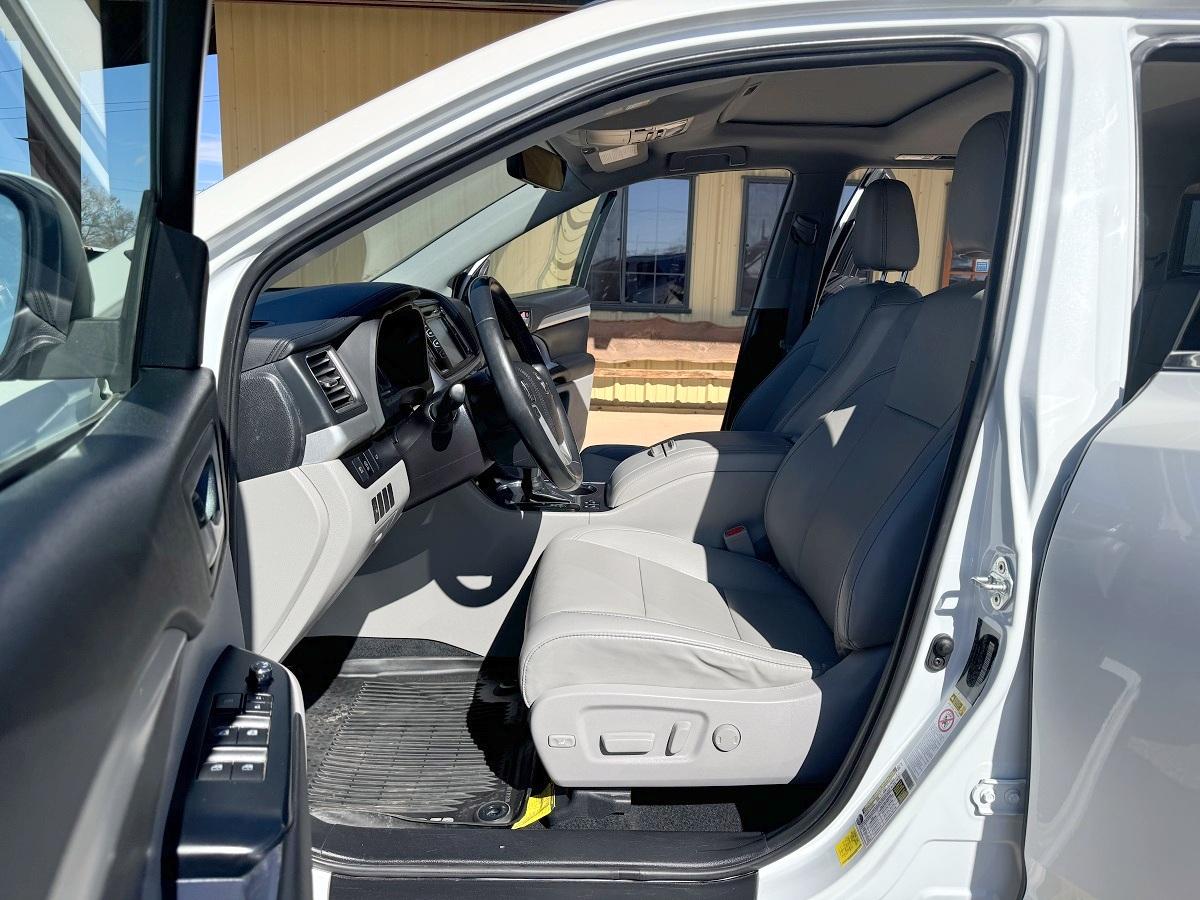 Toyota Highlander XLE V6 AWD (Natl) 2019