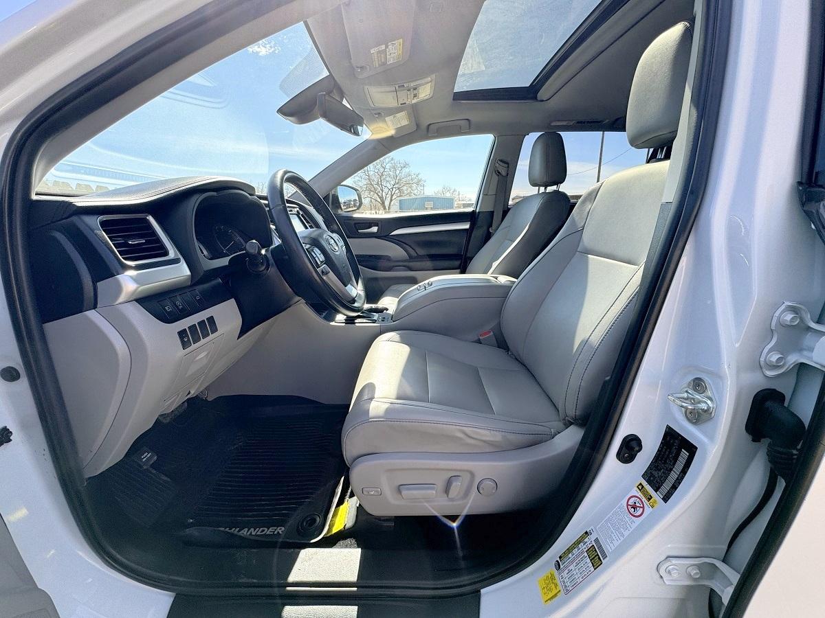 Toyota Highlander XLE V6 AWD (Natl) 2019