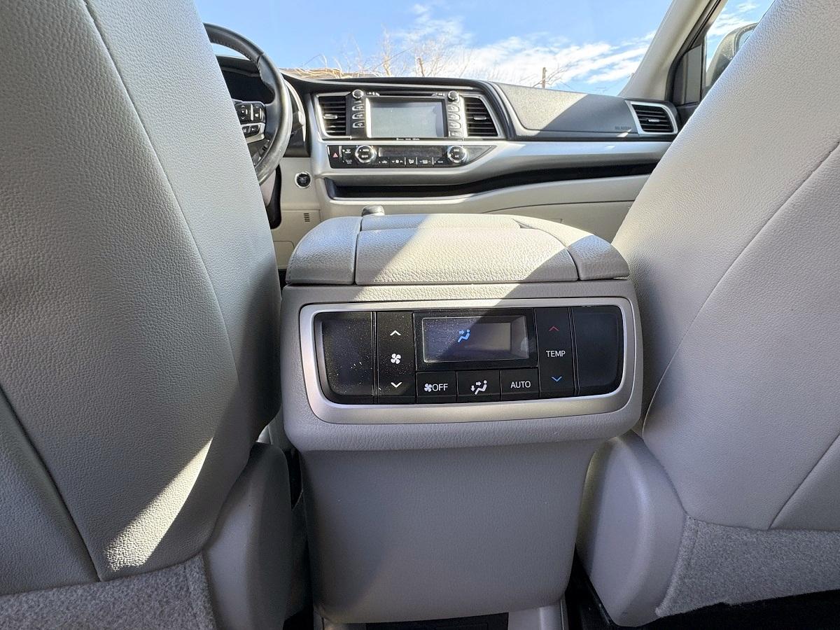 Toyota Highlander XLE V6 AWD (Natl) 2019