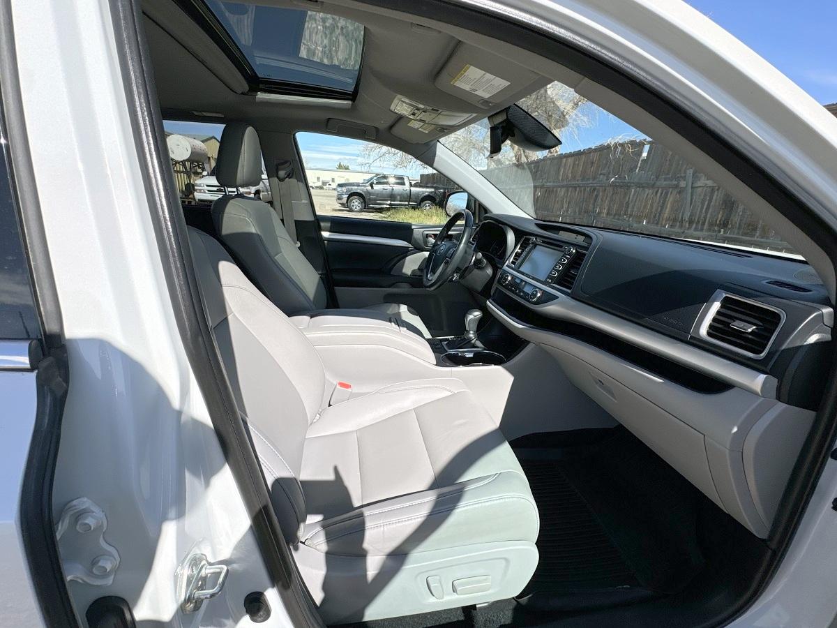 Toyota Highlander XLE V6 AWD (Natl) 2019