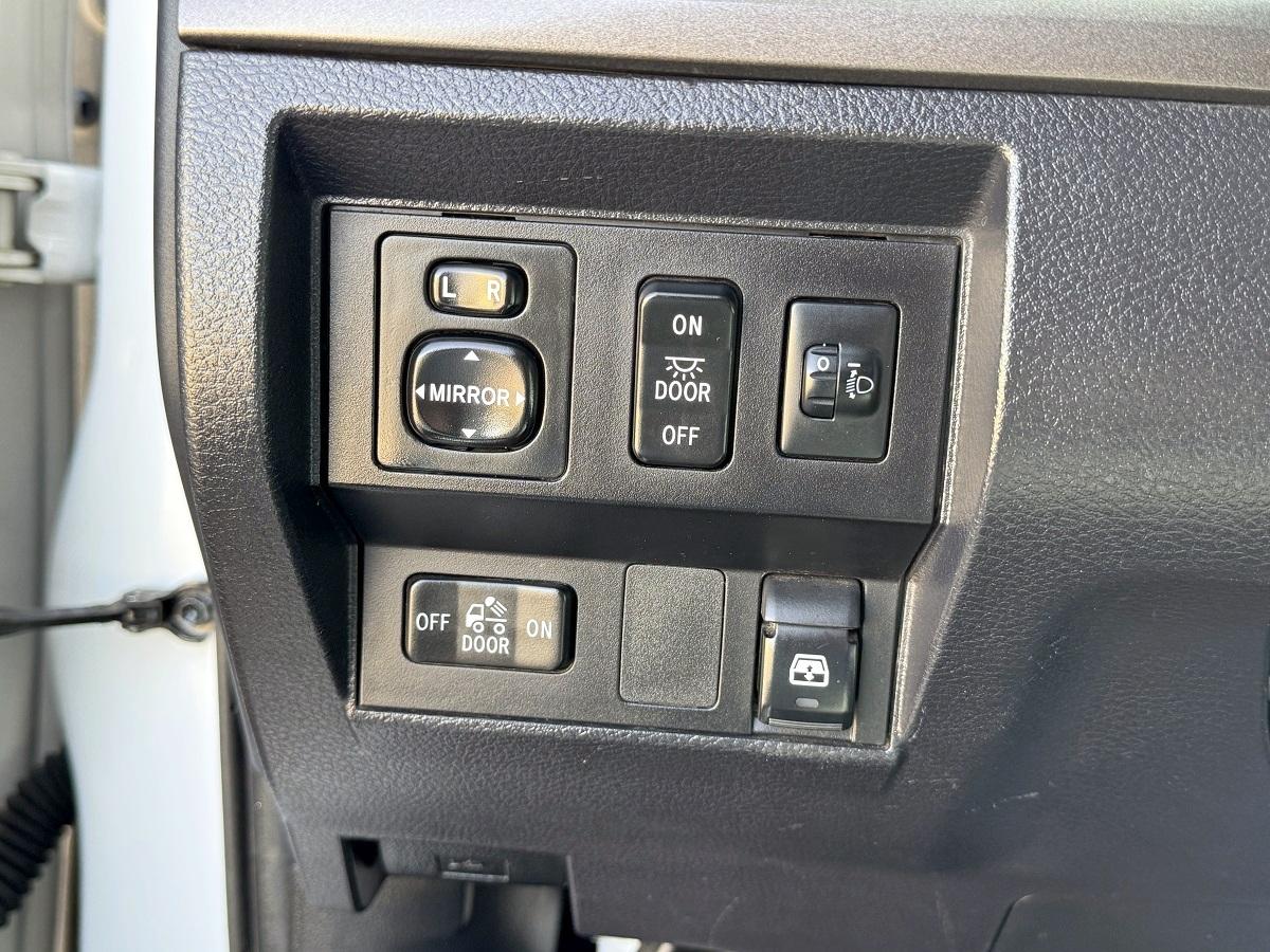 Toyota Tundra 2WD  2017