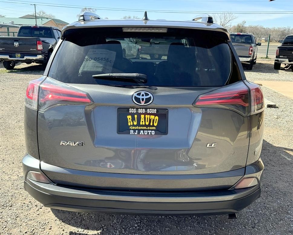 Toyota RAV4 LE FWD (Natl) 2018