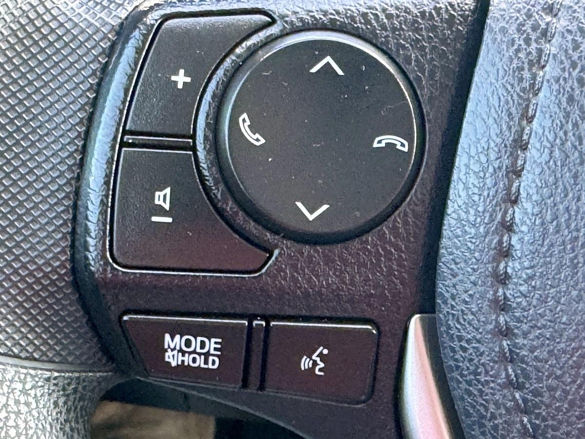 Toyota RAV4 LE FWD (Natl) 2018