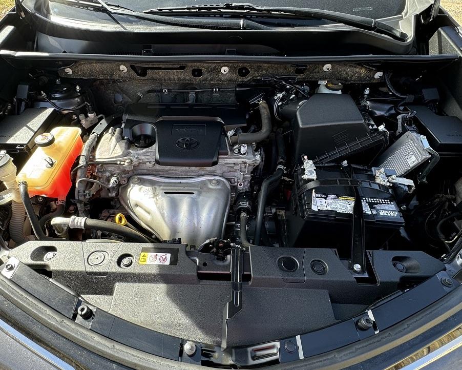 Toyota RAV4 LE FWD (Natl) 2018