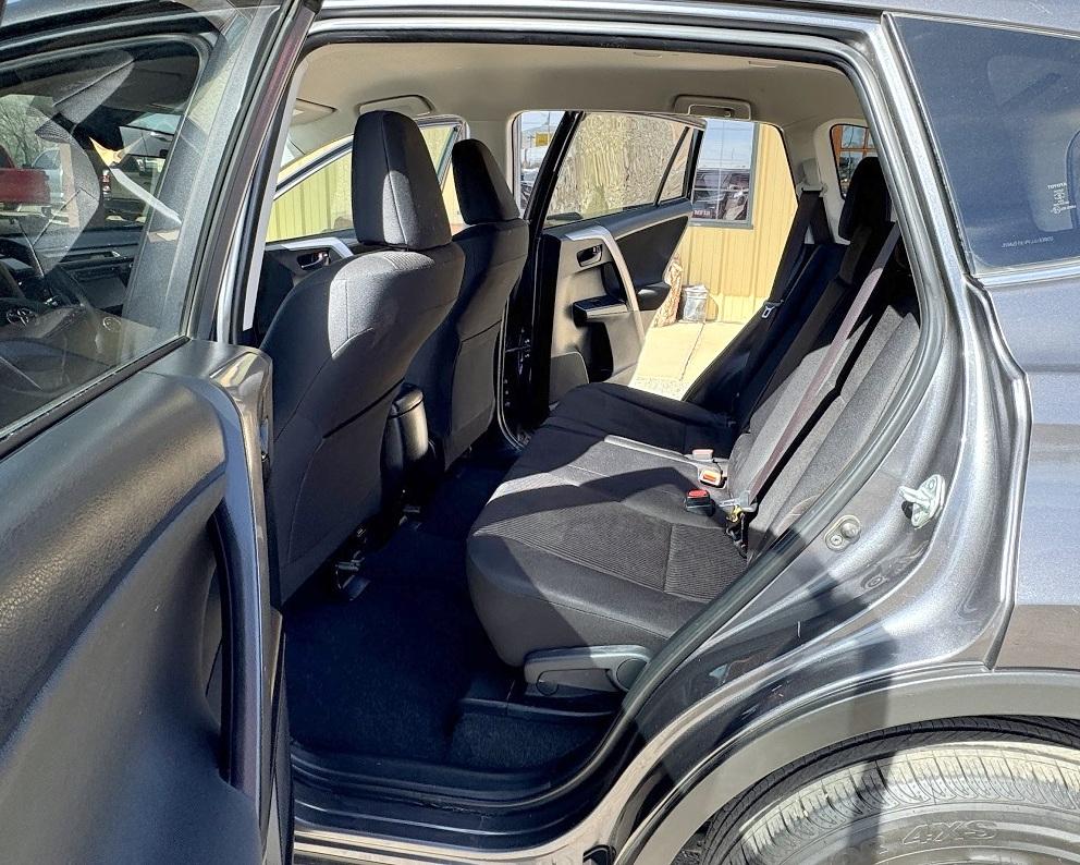 Toyota RAV4 LE FWD 2018