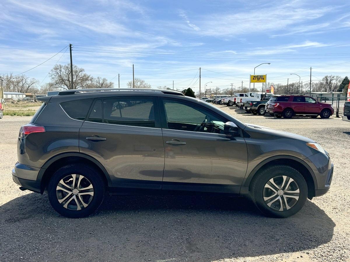 Toyota RAV4 LE FWD 2018