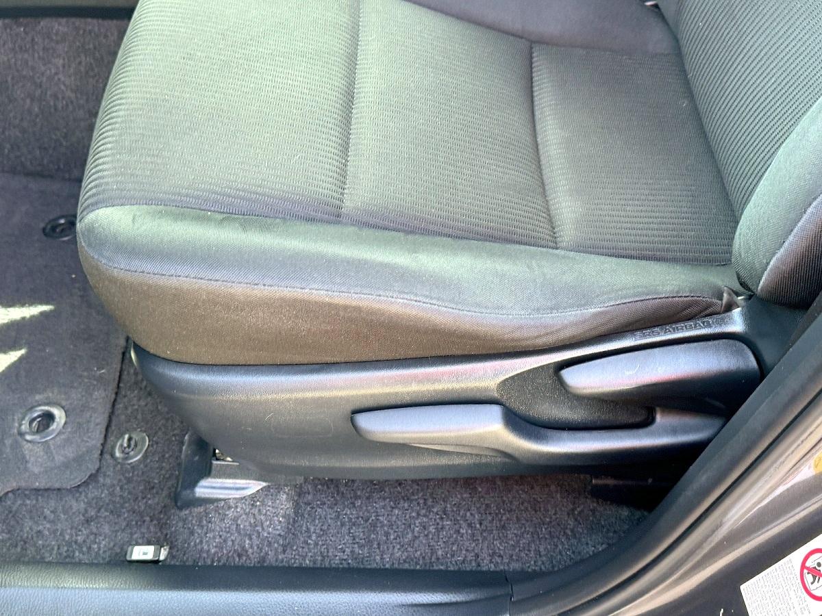 Toyota RAV4 LE FWD 2018