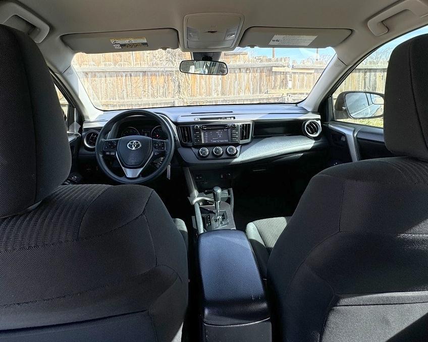 Toyota RAV4 LE FWD 2018
