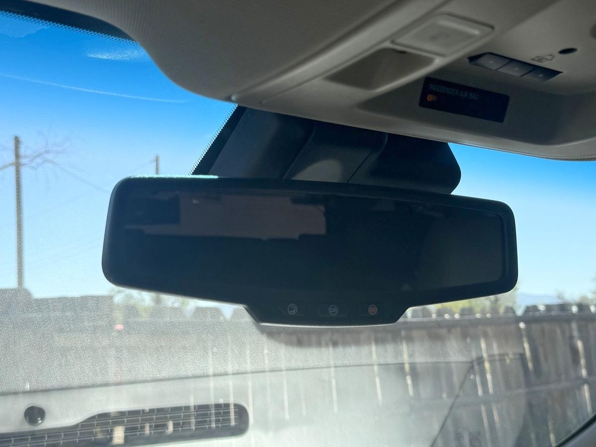 GMC Yukon XL 2WD 4dr SLT 2017