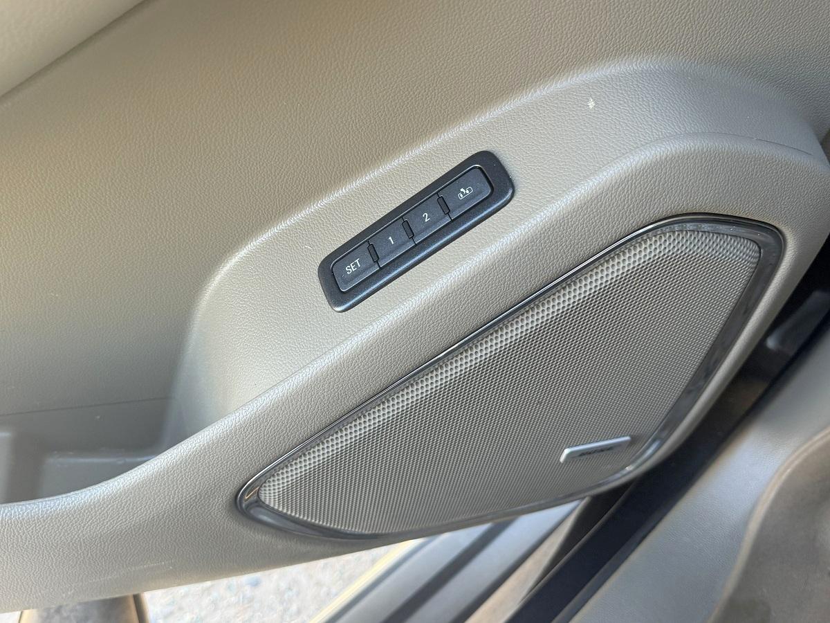 GMC Yukon XL 2WD 4dr SLT 2017