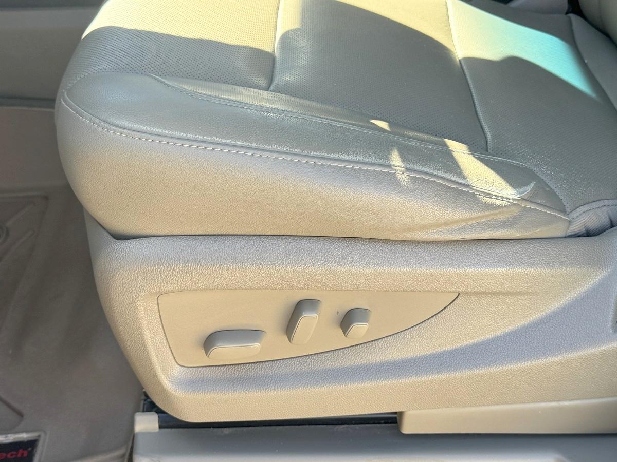 GMC Yukon XL 2WD 4dr SLT 2017