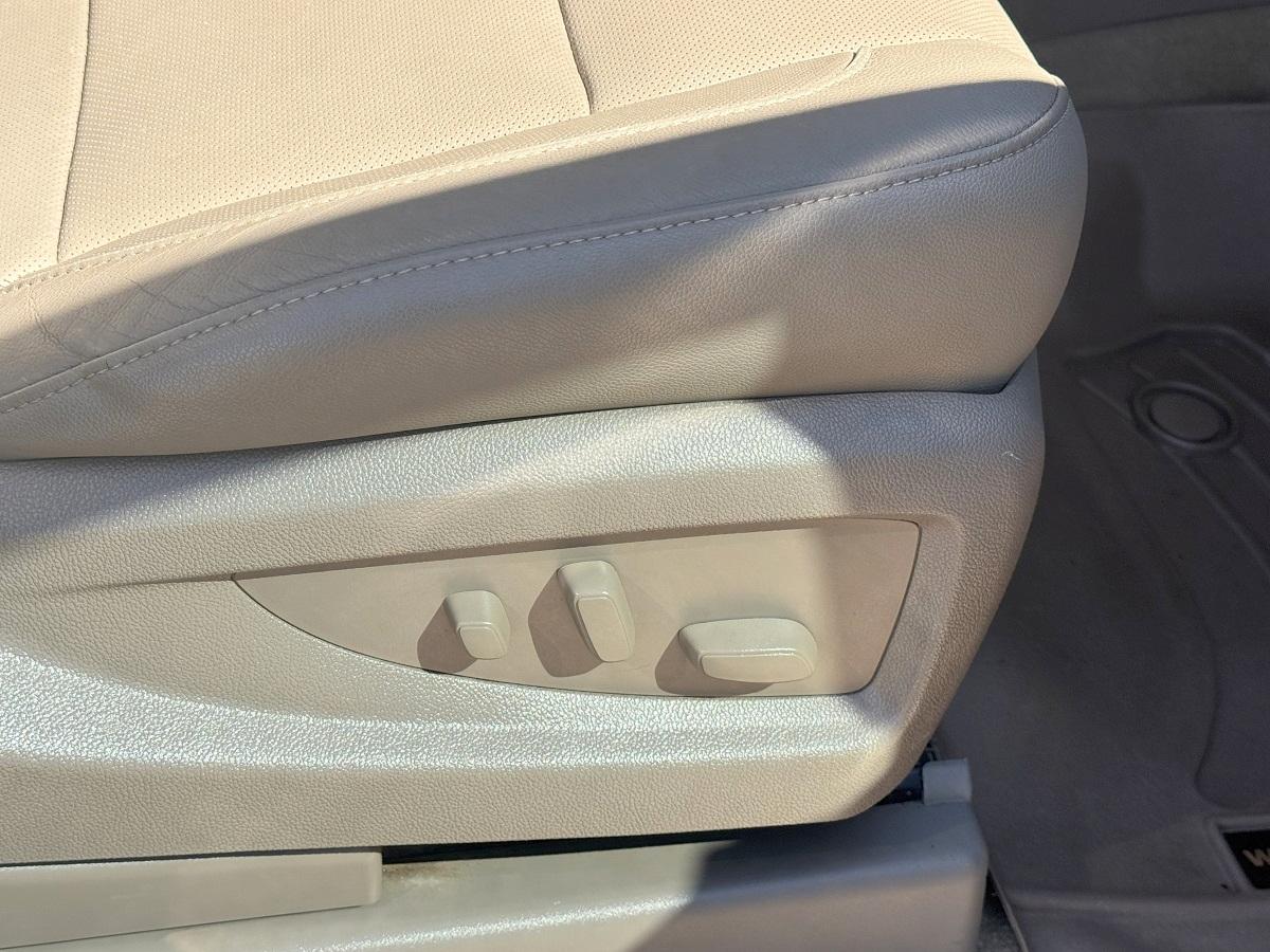 GMC Yukon XL 2WD 4dr SLT 2017