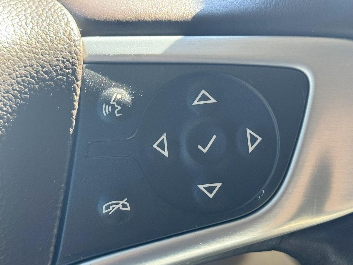 GMC Yukon XL 2WD 4dr SLT 2017