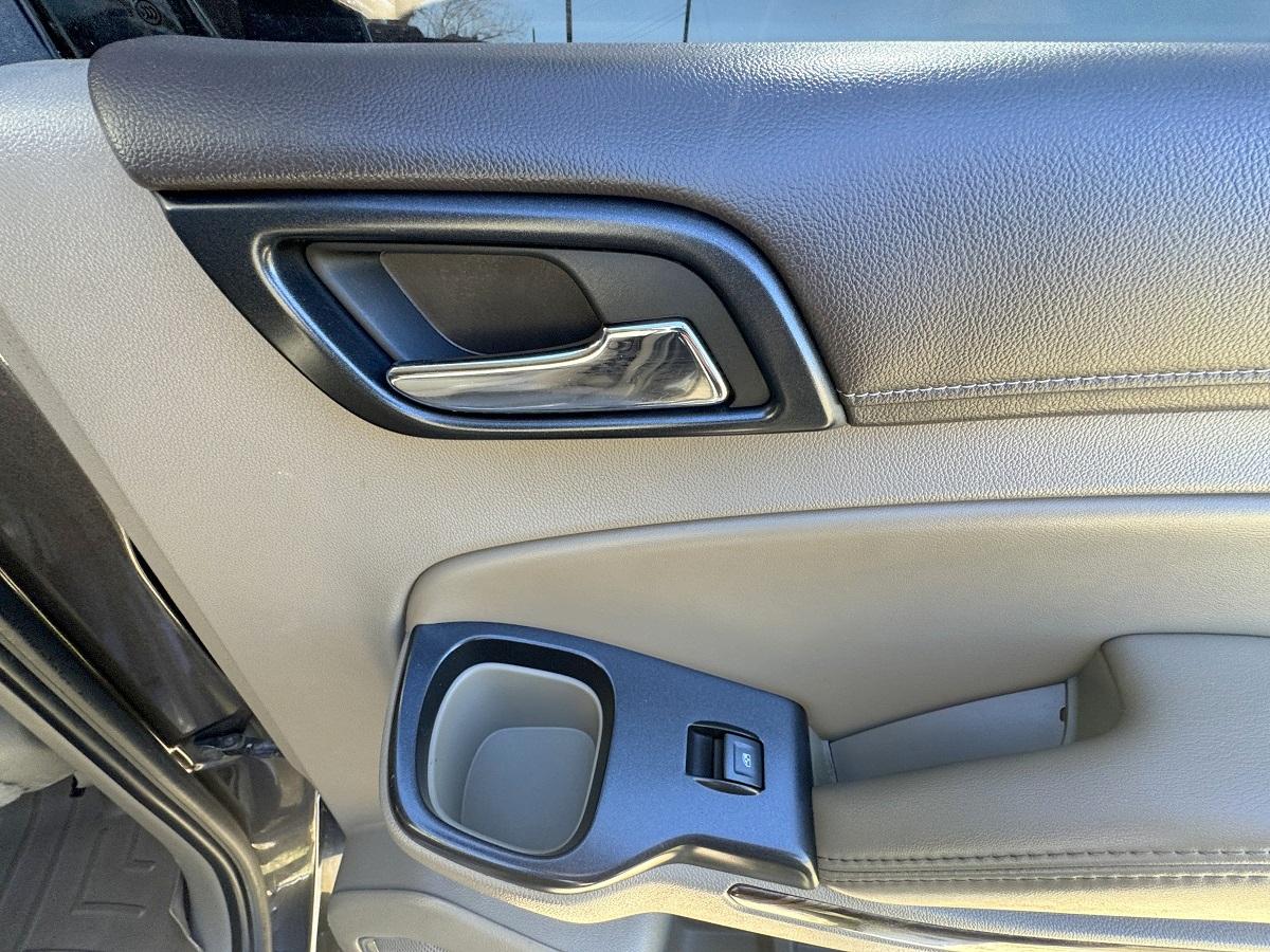 GMC Yukon XL 2WD 4dr SLT 2017