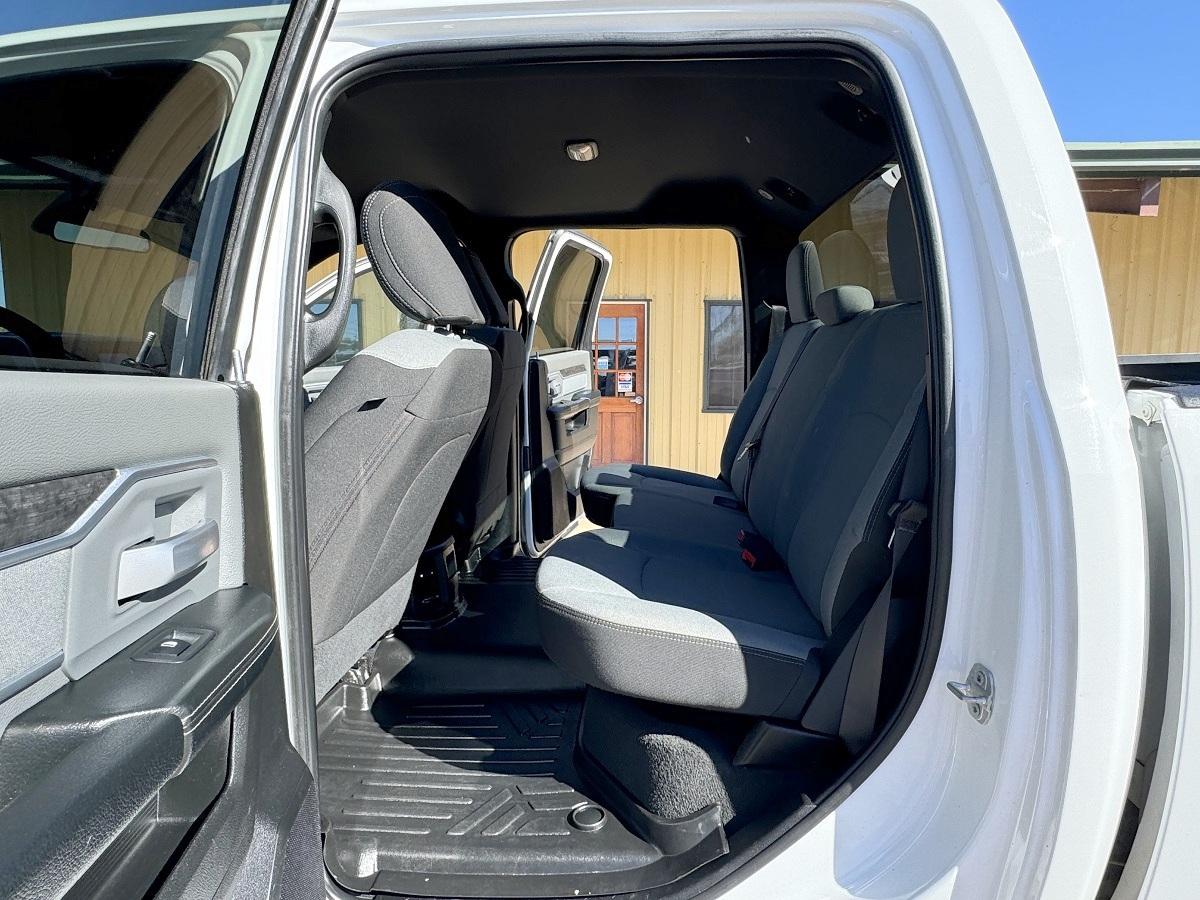 RAM 2500 Big Horn 4x4 Crew Cab 6'4" Box 2021