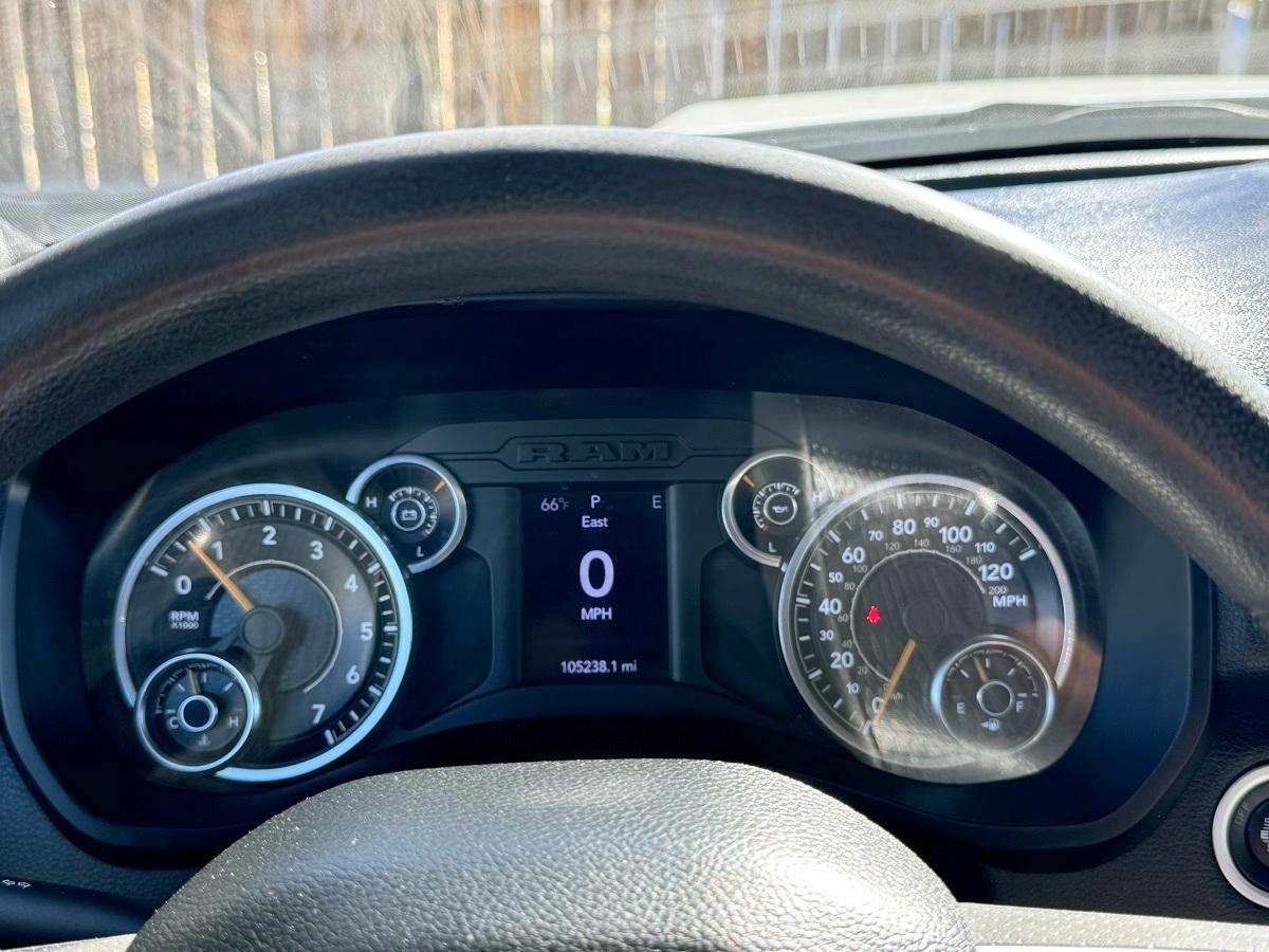 RAM 2500 Big Horn 4x4 Crew Cab 6'4" Box 2021