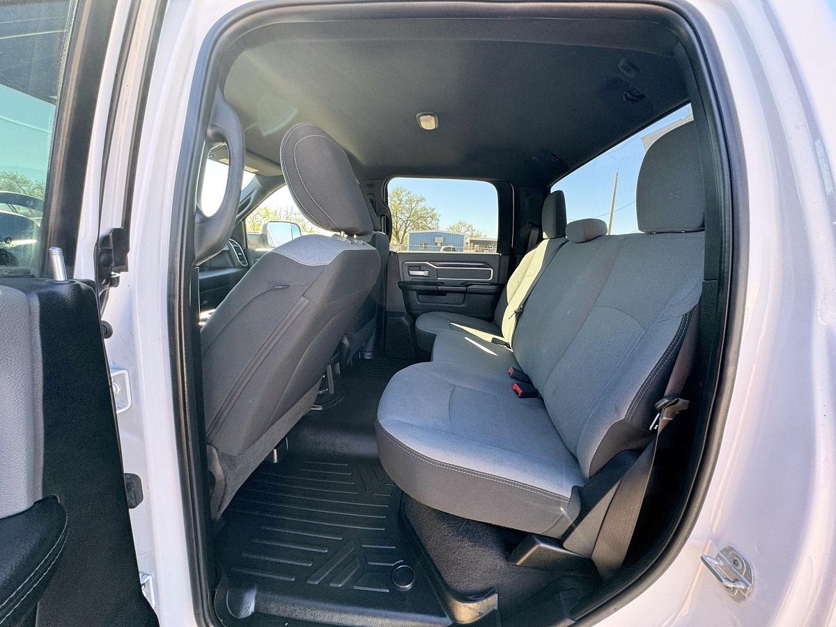 RAM 2500 Big Horn 4x4 Crew Cab 6'4" Box 2021