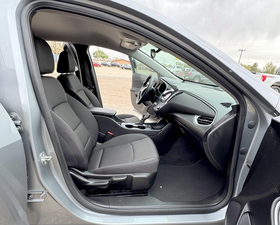 Chevrolet Malibu 4dr Sdn RS 2024