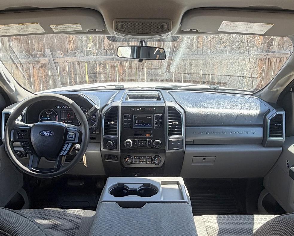 Ford Super Duty F-350 SRW XLT 4WD Crew Cab 8' Box 2019