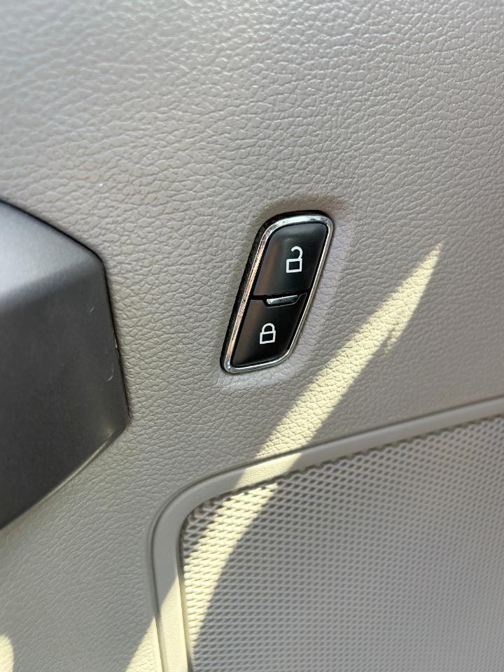 Ford Super Duty F-350 SRW XLT 4WD Crew Cab 8' Box 2019