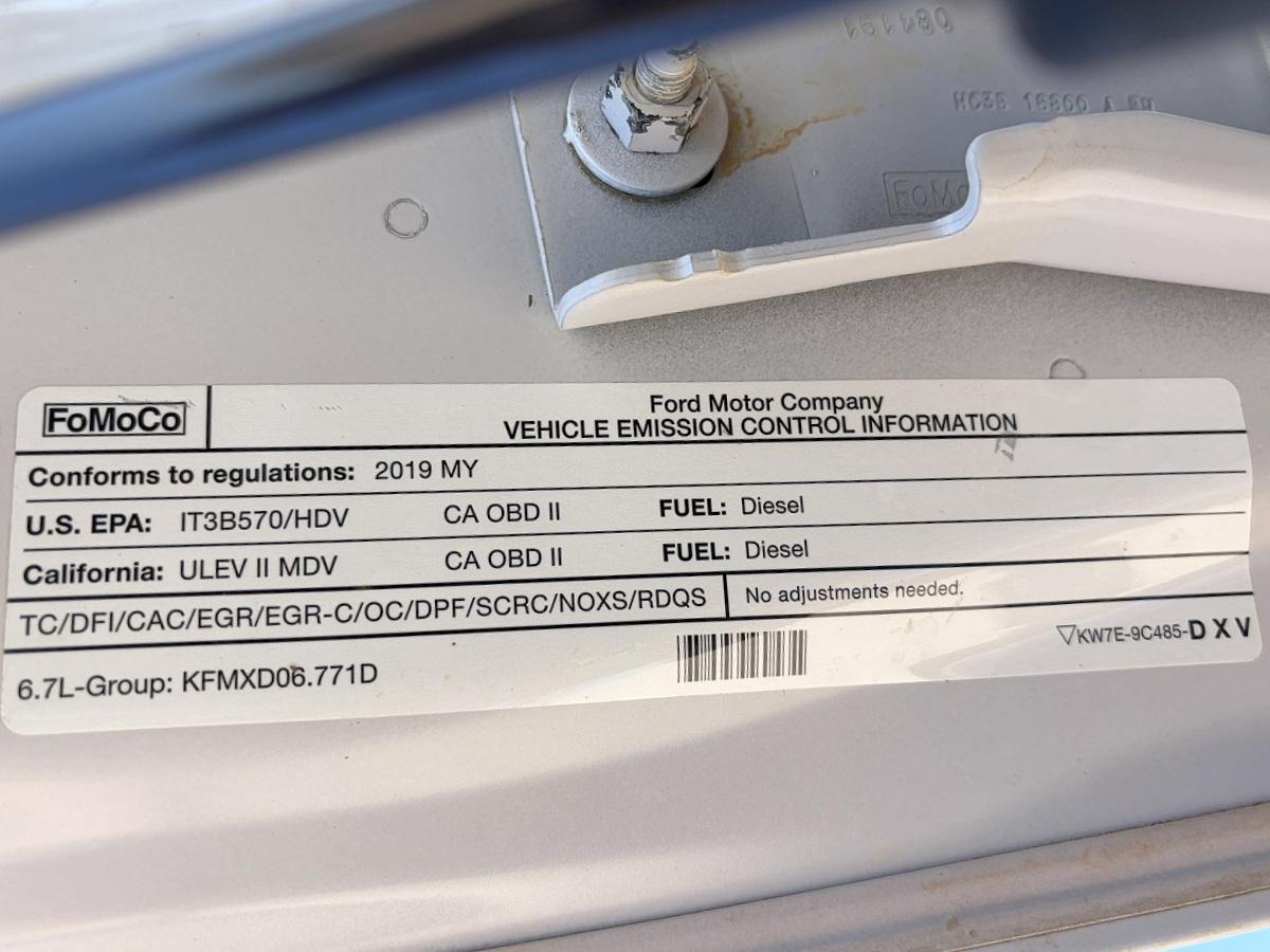 Ford Super Duty F-350 SRW XLT 4WD Crew Cab 8' Box 2019