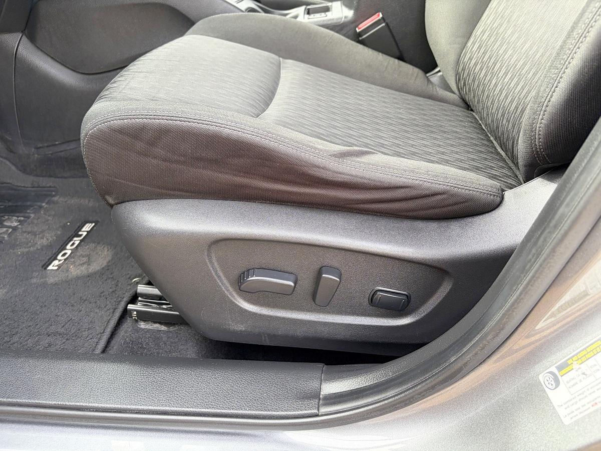 Nissan Rogue FWD SV 2020