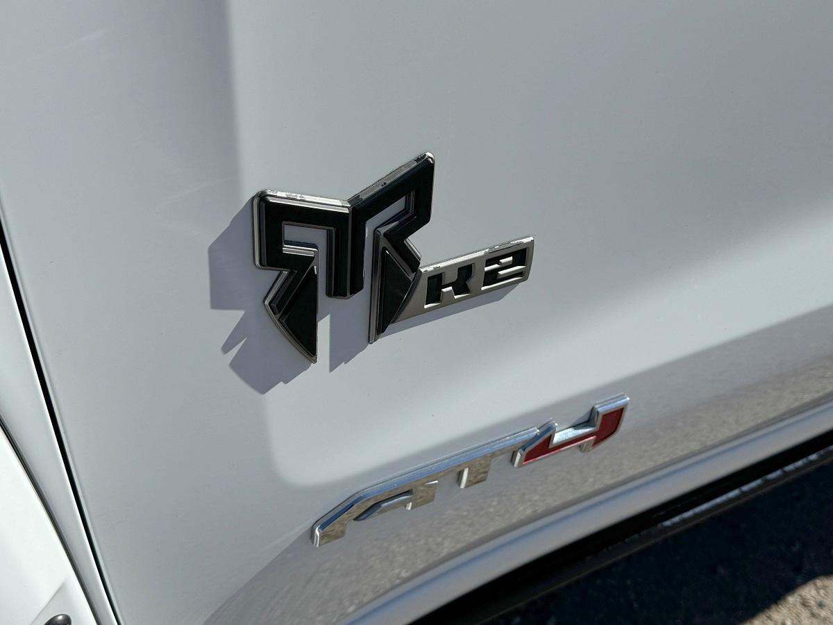 GMC Sierra 1500 4WD Crew Cab 147" AT4 2021